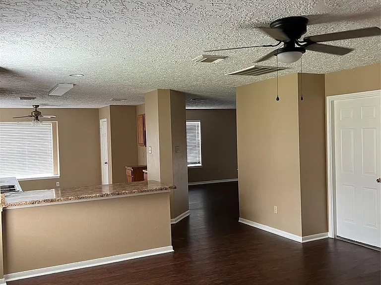 13967 Dentwood Dr — Photo 7