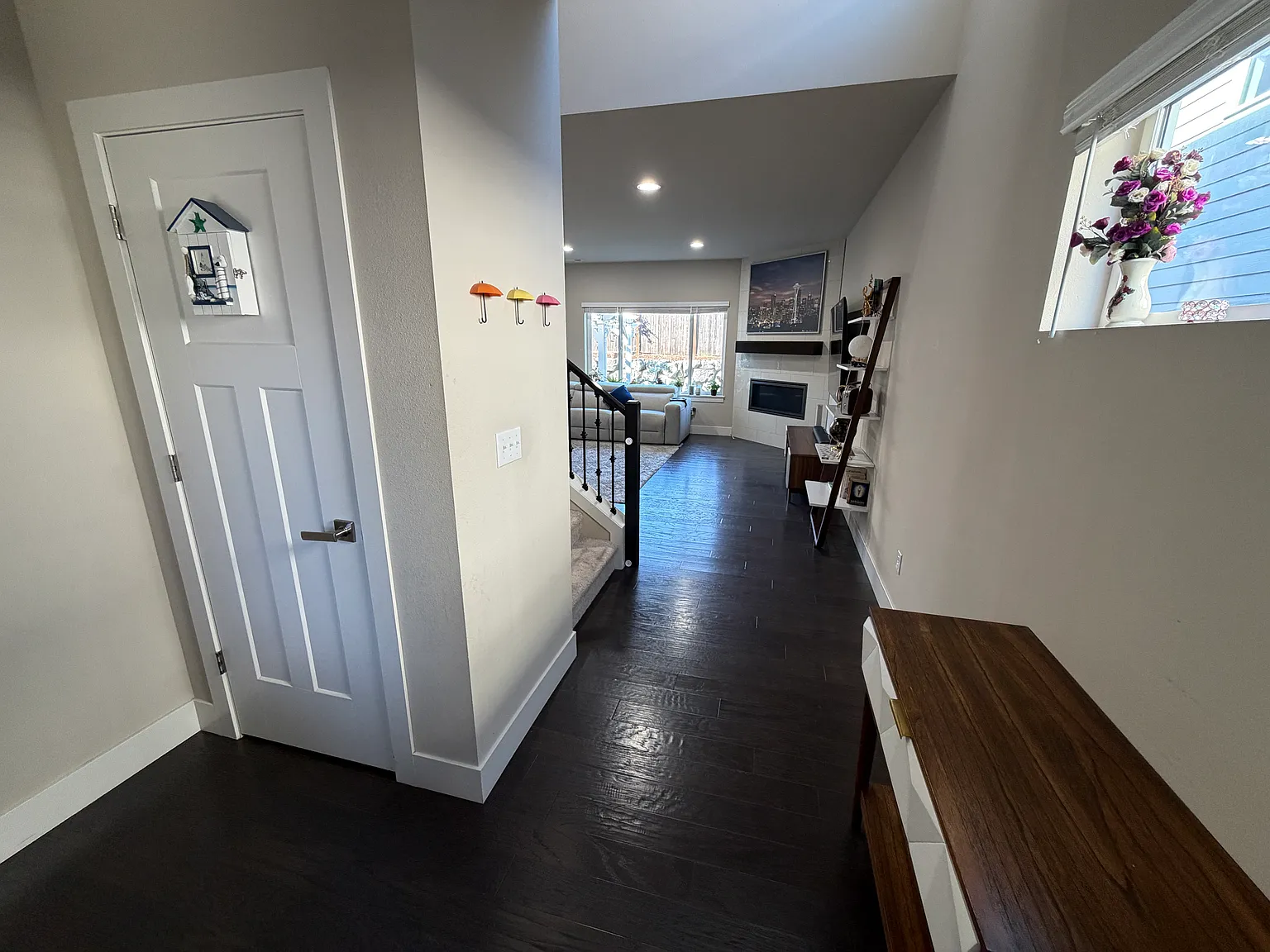 3 bed, 2.5 bath, 1960 sqft, $3,400 — Photo 4