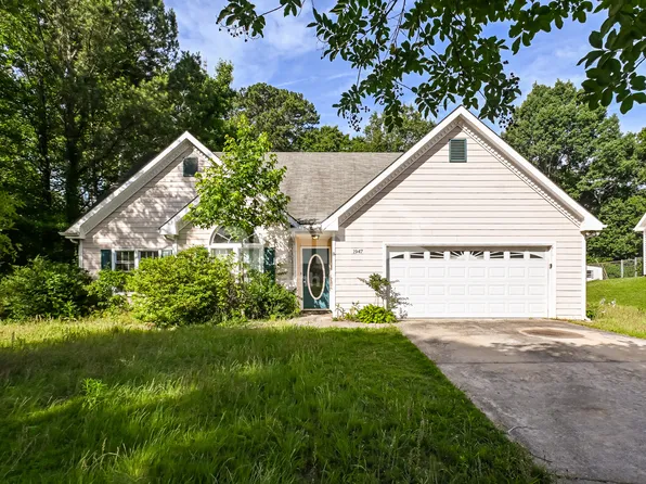 1947 Walden Park Dr, Snellville, GA 30078