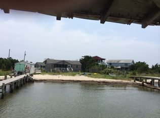 391 British Cemetery Rd, Ocracoke Island, NC 27960
