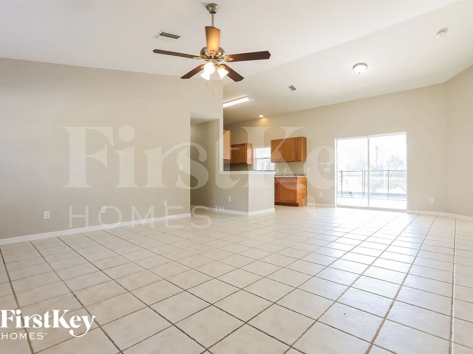 3 bed, 2.0 bath, 1548 sqft, $2,520 — Photo 2
