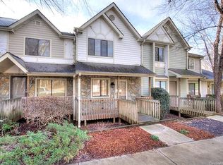 4007 N Course Dr, Charlotte, NC 28277