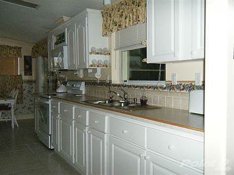 18-Kitchen Counter
