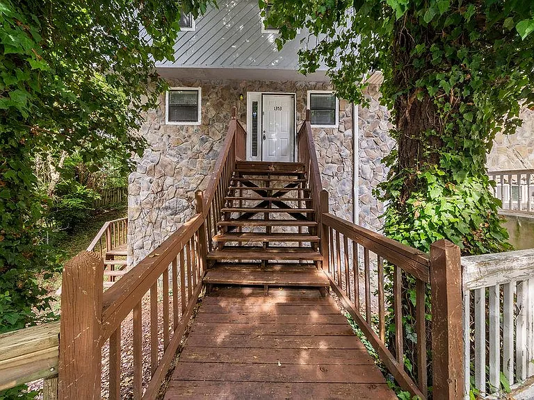 1353 Overlook Cv SE — Photo 1