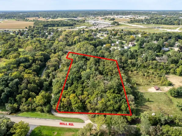 3455 S Mill Rd, Cherry Valley, IL 61016