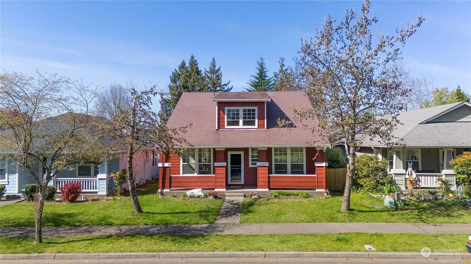 1436 Haskell Street photo 1
