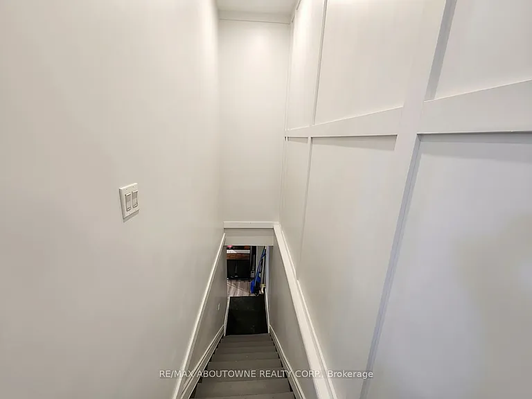 498 Main St E #1B — Photo 7