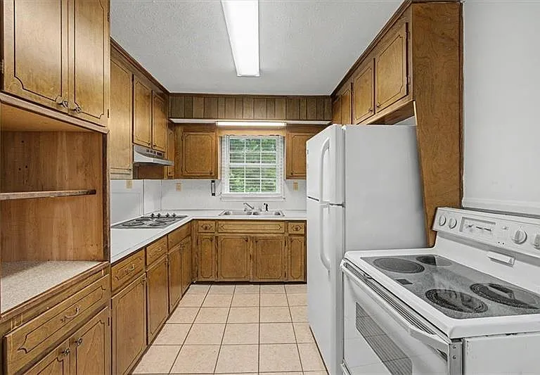 2985 Fredrick Dr — Photo 18