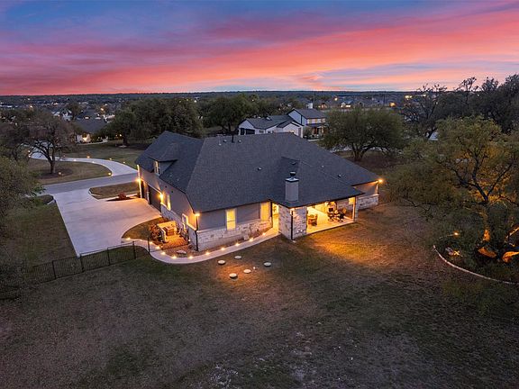 3rd image of 210 Miranda Way