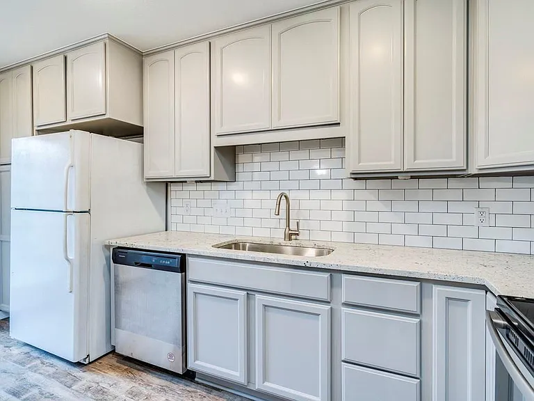8305 Summer Side Dr #165 — Photo 6