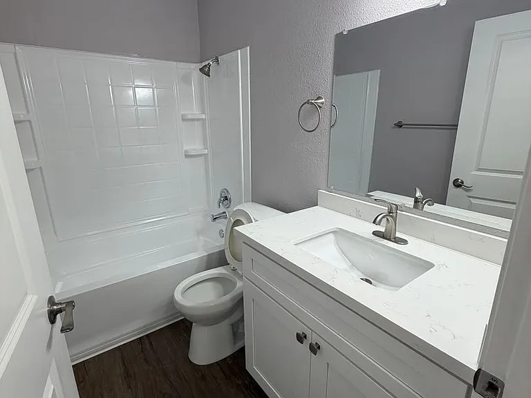 5916 Burnham Ave — Photo 15