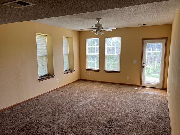 3rd image of 1903 S Powahatan Ct