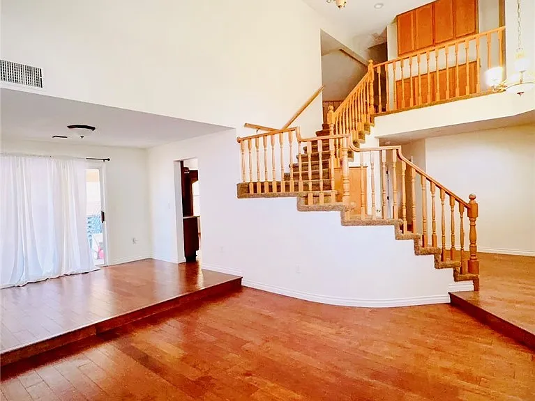 8405 Justine Ct — Photo 15