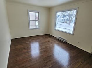 19916 Rosedale St, Saint Clair Shores, MI