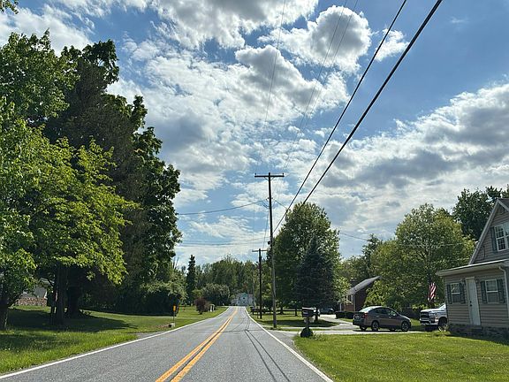 4th image of 10621 Powell Rd