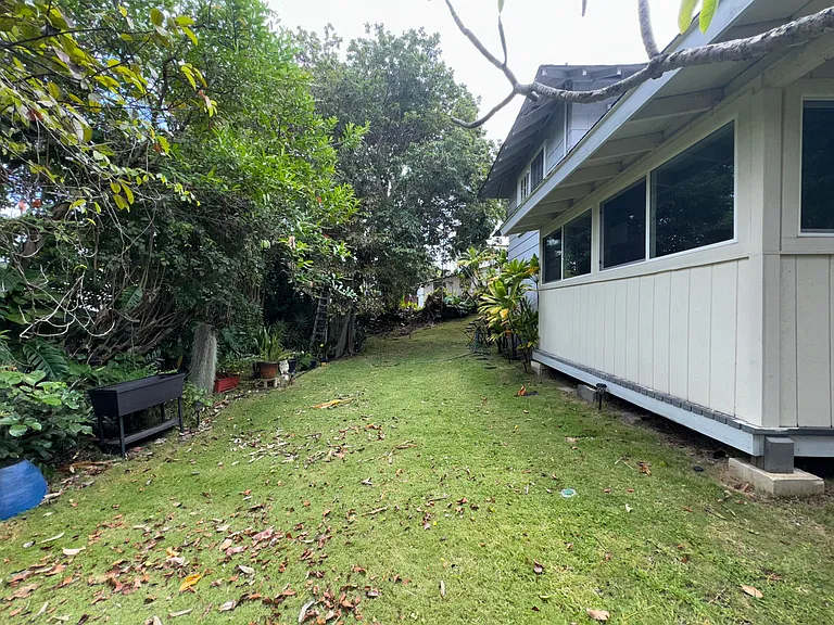 2747 Hillside Ave — Photo 9