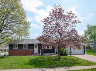 2833 N Pine St, Davenport, IA 52804