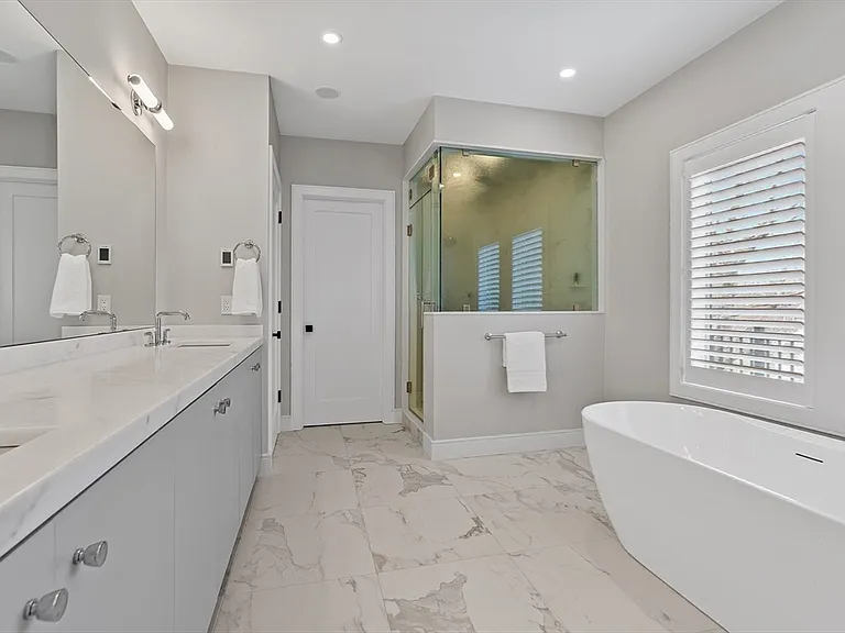 5 Colonial Rd #5 — Photo 16