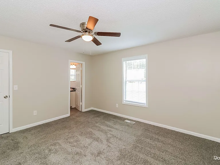 100 Ivy Glen Ct — Photo 12