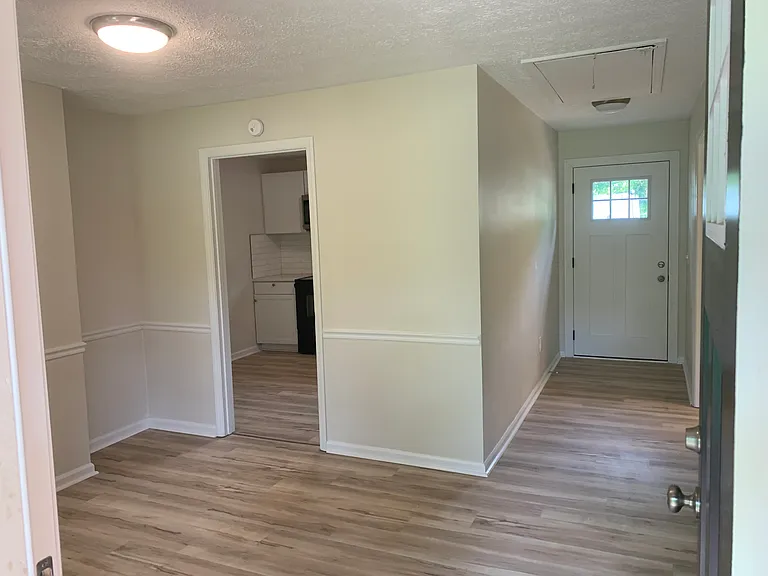 1209 Virginia Ave — Photo 6