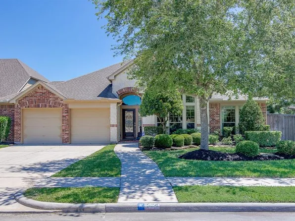 524 Millers Water Ln, League City, TX 77573
