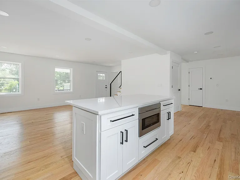 7441 S Broadway — Photo 6