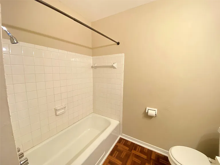 3024 Elgin St #8 — Photo 7
