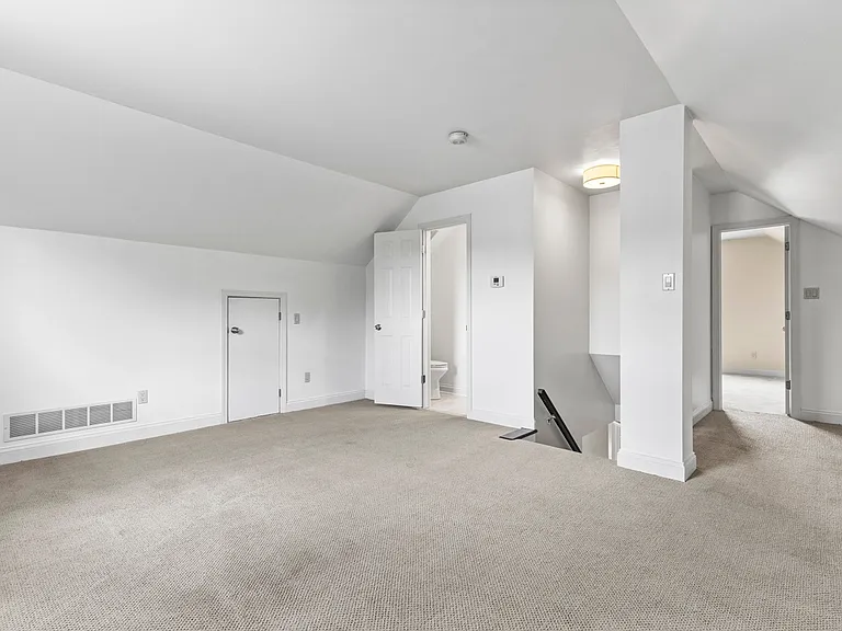 1526 Allison Dr — Photo 15