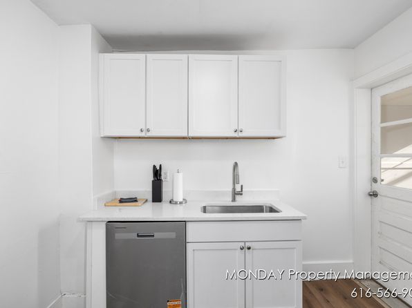 263 W Muskegon Ave #1