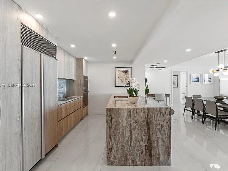 1500 Ocean Dr #1003 — Photo 4