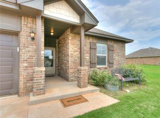 9748 Abington Cir, Edmond, OK 73034