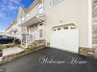 2 Edith Dr, Somerset, NJ 08873