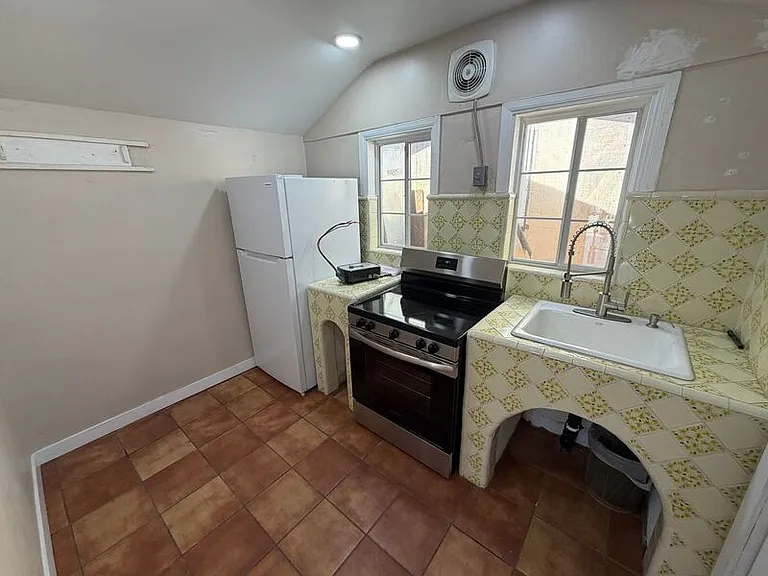 3446 Madison St #D — Photo 10