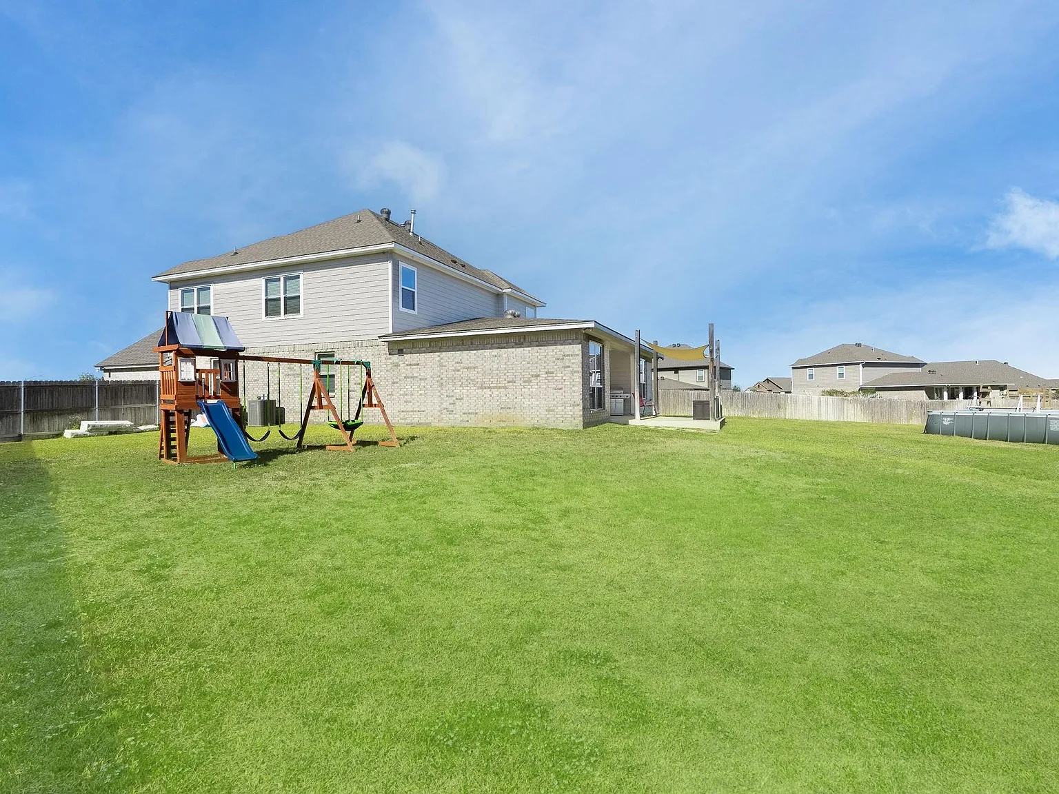 5 bed, 3.5 bath, 3067 sqft, $3,800 — Photo 3