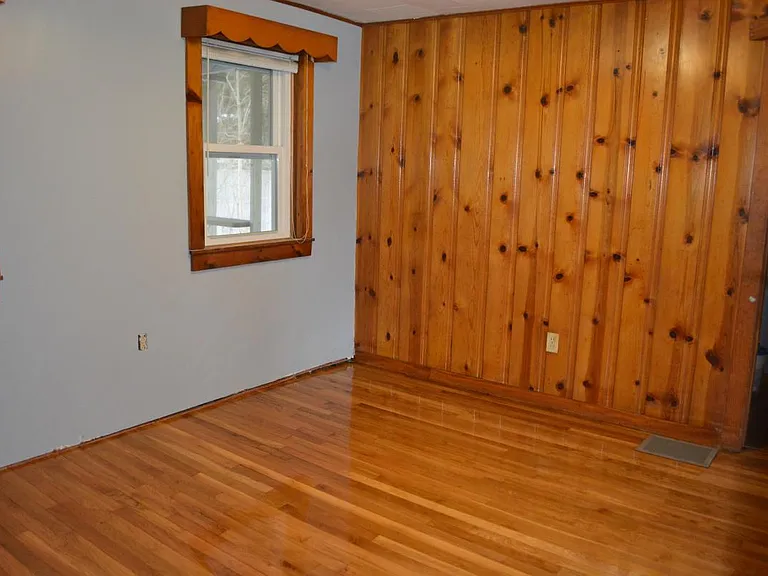 127 Sheldon Ave — Photo 8