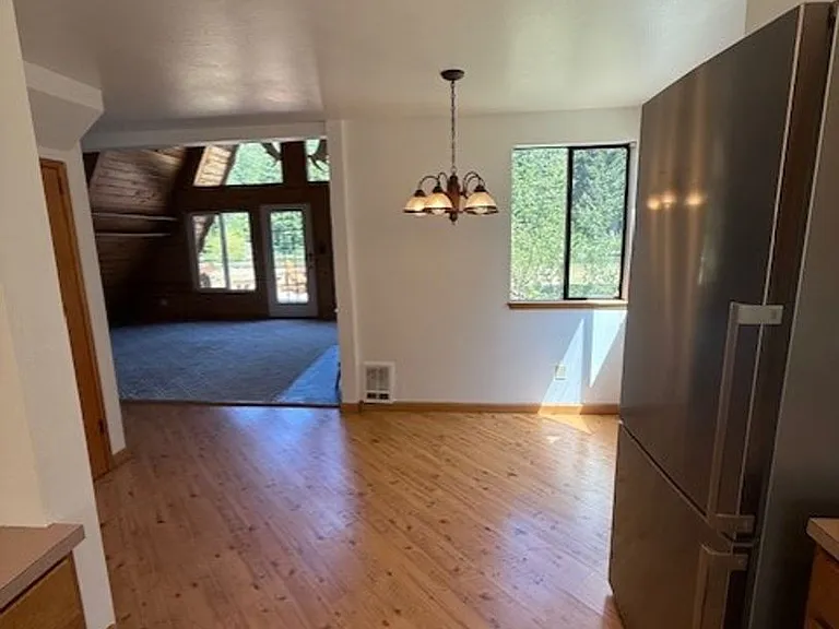 581 McElroy Rd — Photo 7