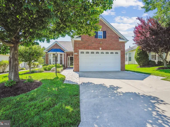 16916 Four Seasons Dr, Dumfries, VA 22025