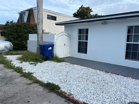 382 NE 113th St, Miami, FL