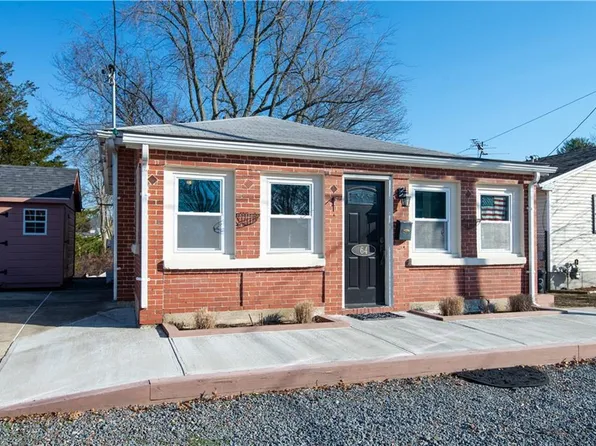 64 Planet Ave E, Riverside, RI 02915
