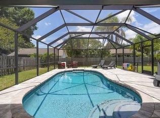 921 Cypress Wood Ln, Sarasota, FL 34243