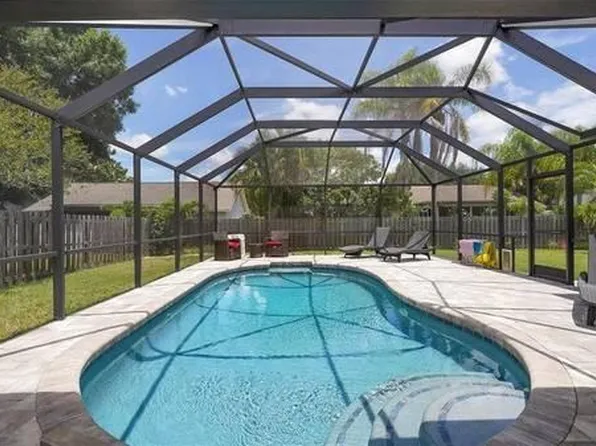 921 Cypress Wood Ln, Sarasota, FL 34243