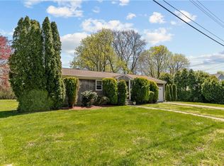 11 Cedar Ave, Middletown, RI 02842