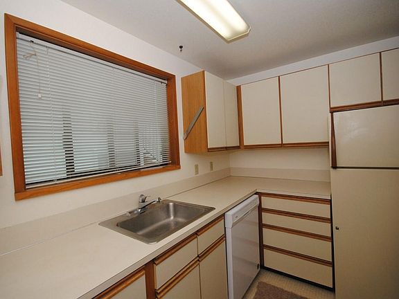 5th image of 848 NW 62nd St #A