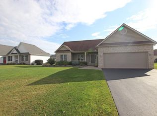 86 Peaceful Harbor Ln, Webster, NY 14580