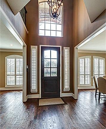 3rd image of 6401 Blacktree Dr