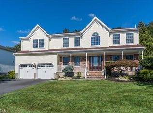 29 Foxboro Rd, Wayne, NJ 07470