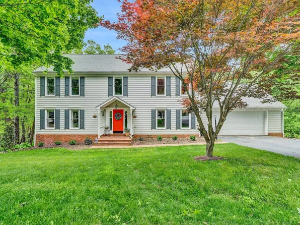 5350 Chaucers Ct, Roanoke, VA 24018