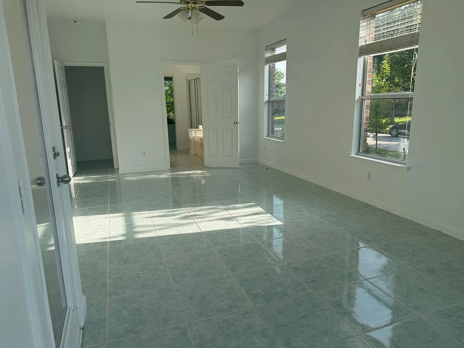 4 bed, 2374 sqft, $2,750 — Photo 3