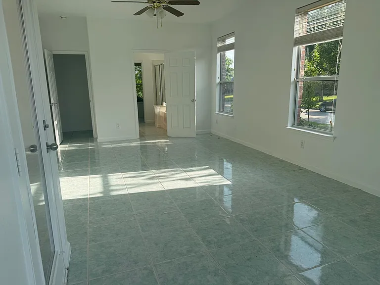 101 Cliffbrook Dr — Photo 3