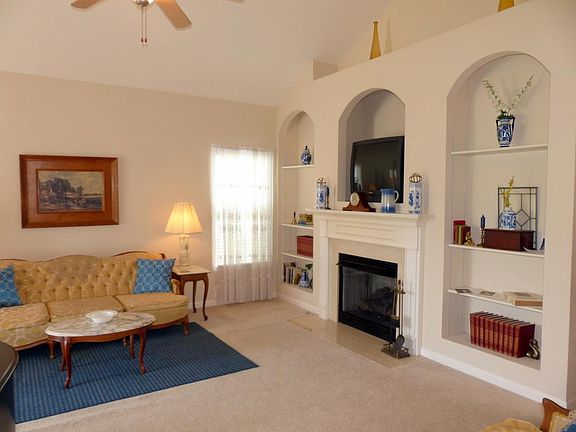 3rd image of 1089 Richmond Way